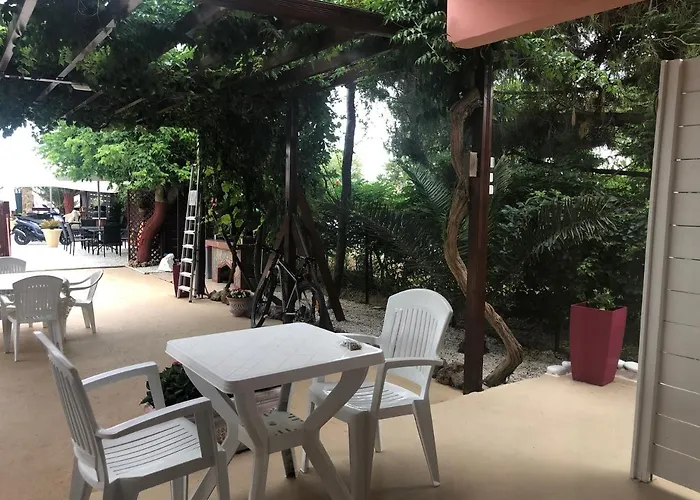 Plaisir 3* Makriammos